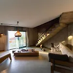 Kikonia Art & شقة فندقية