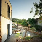 Kikonia Art & شقة فندقية *
