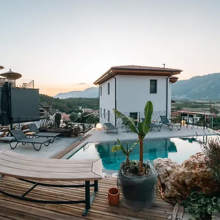 Kikonia Art&suites 4*