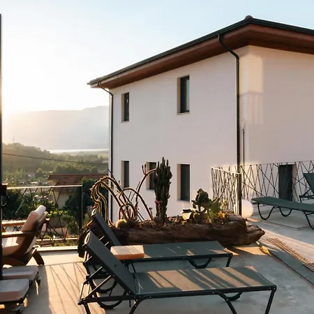 Kikonia Art & Apart-hotel *