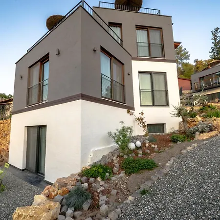 Apartahotel Kikonia Art & *