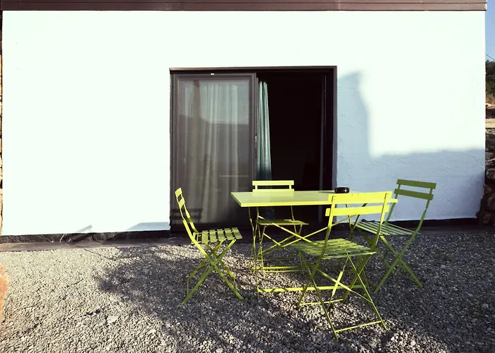 Apart Otel Kikonia Art & *