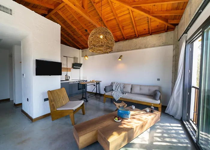 Kikonia Art & Apartahotel