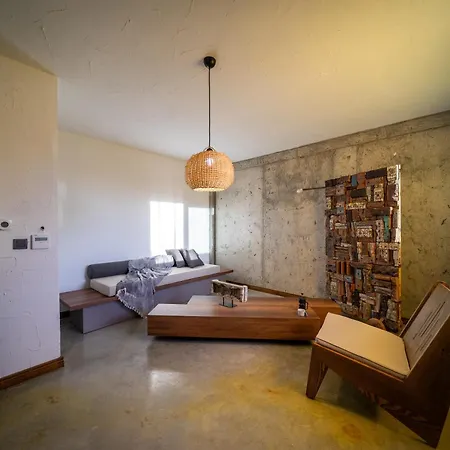 Kikonia Art&suites Lejlighedshotel 4*