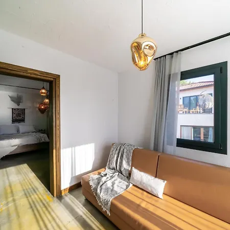Kikonia Art&suites 4*