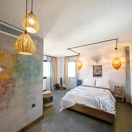 Kikonia Art & Aparthotel