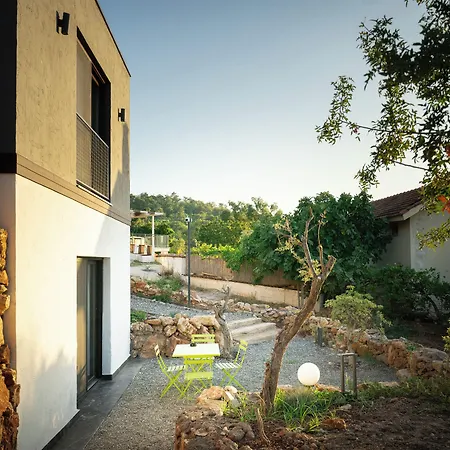 Kikonia Art & Aparthotel *