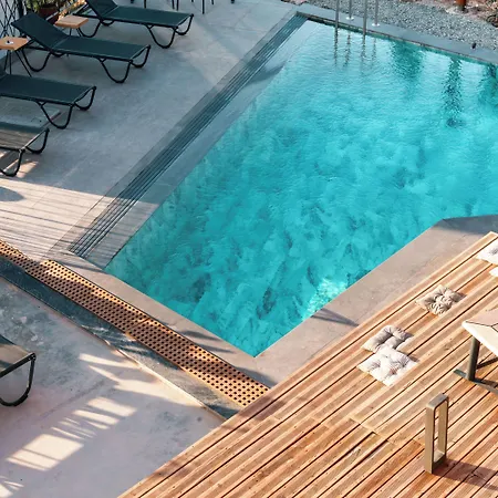 Kikonia Art & Aparthotel 4*