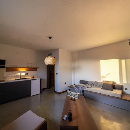 Aparthotel Kikonia Art & 4*