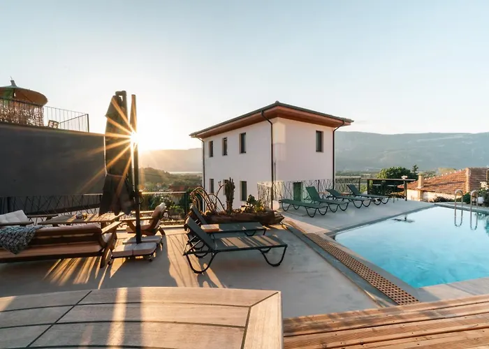 Kikonia Art & Apartmanhotel *