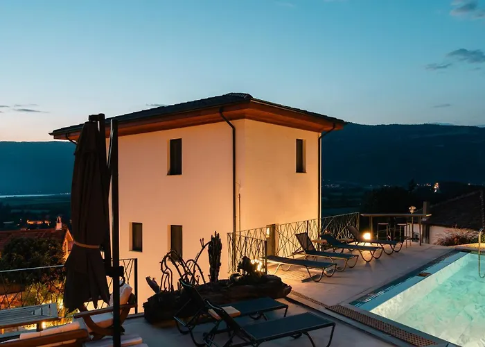 Kikonia Art & Apartmanhotel *