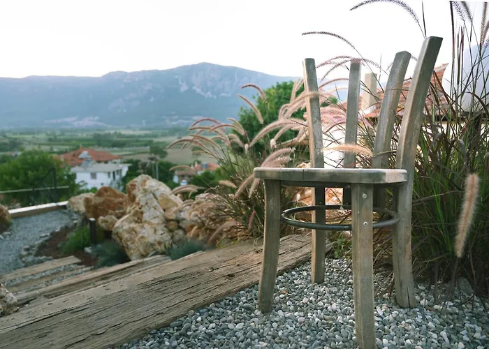 Kikonia Art & Apartmanhotel *