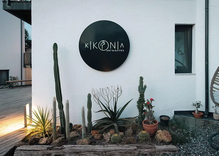 Kikonia Art & Apartmanhotel *